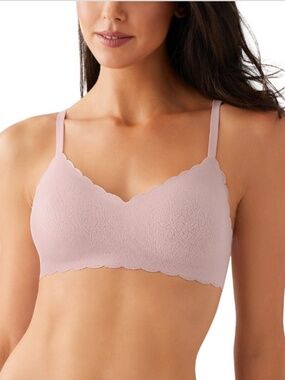 B. Tempt'd by Wacoal B. Wow'd Lace Wire Free Bra